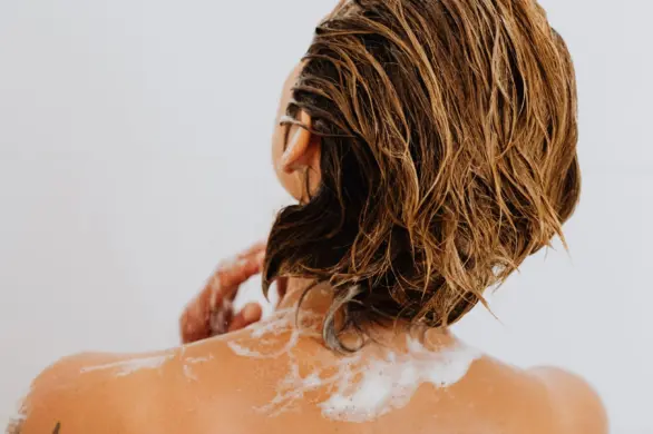 Peeling skóry głowy: wszystkie korzyści, o których wcześniej nie wiedziałaś