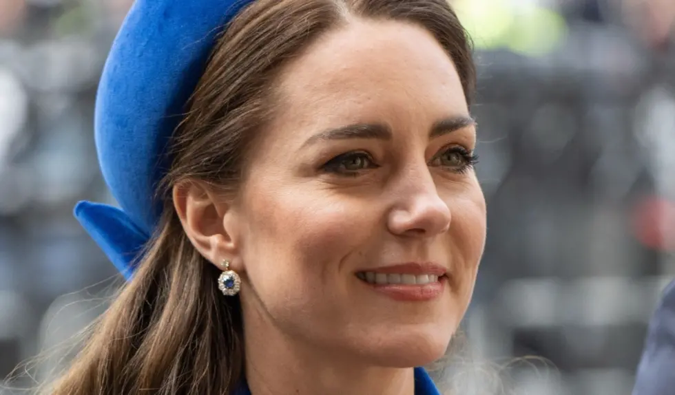 Kate Middleton zachwyca w aksamitnej sukni. Idealna inspiracja na święta