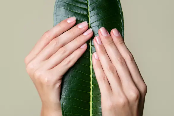 Żółtko na paznokcie. Dwuskładnikowa maseczka regenerująca