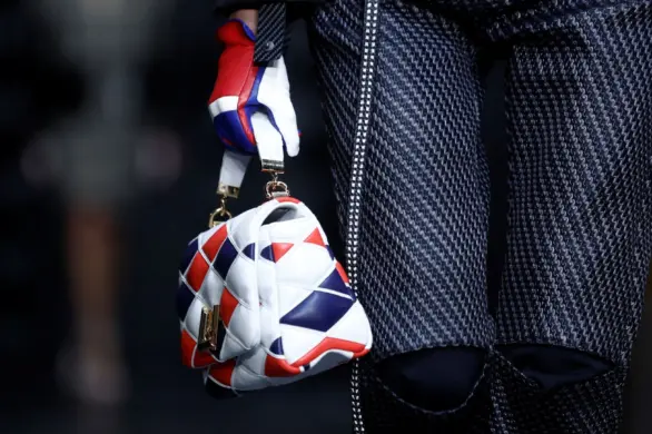 Stylizacje z pokazu damskiej kolekcji Louis Vuitton jesień-zima 2023/2024