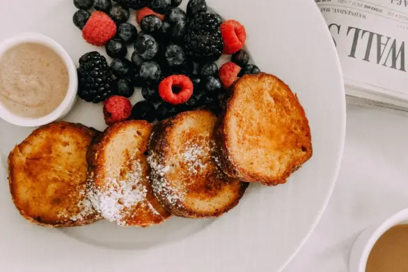Pokarmy, które są reklamowane jako zdrowe propozycje śniadań. Według dietetyków lepiej omijać je szerokim łukiem