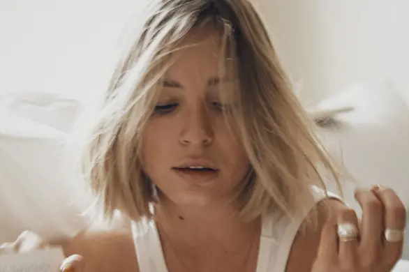 Bubble bob: zwiewna, krótka i dodająca objętości fryzura na powitanie wiosny