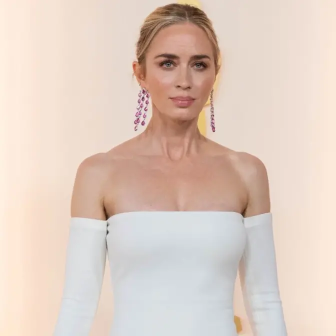 Oscary 2023 biała suknia Emily Blunt