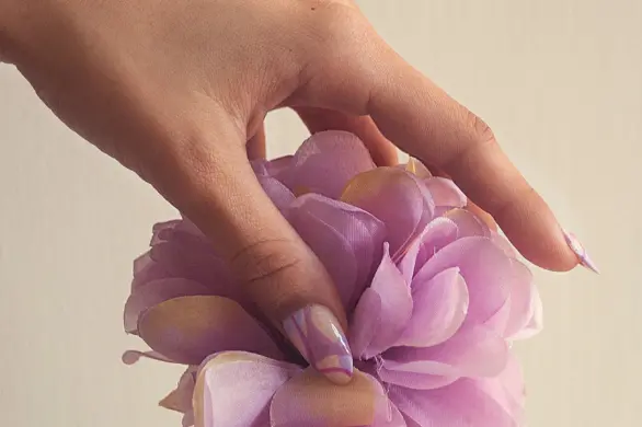 Przesuszona i szorstka skóra dłoni? Wypróbuj zmiękczającą mleczną kąpiel