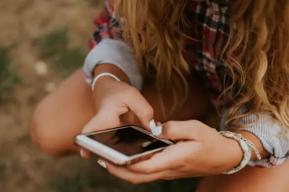 Zmiany w dostępie do mediów społecznościowych. Dzieci poniżej 13. roku życia nie będą mogły rejestrować kont na Instagramie, TikToku i Facebooku