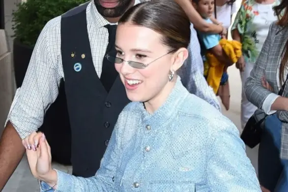 Zaręczynowy manicure Millie Bobby Brown