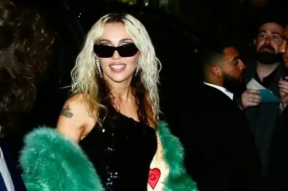 Marmurkowe włosy: zabawa kontrastem znów jest w modzie