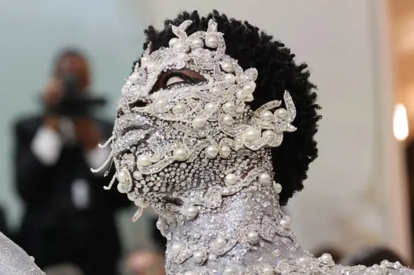 Lil Nas X na czerwonym dywanie Met Gali 2023 pojawił się tylko w stringach