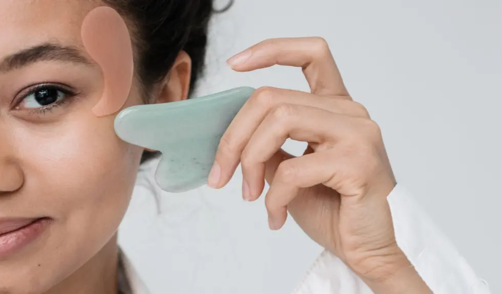 Najlepszy przepis na demakijaż oczu. Te składniki oczyszczają i pielęgnują skórę