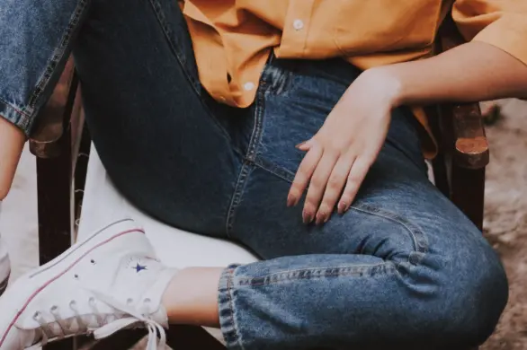 Największe jeansowe trendy na sezon wiosna/lato 2023