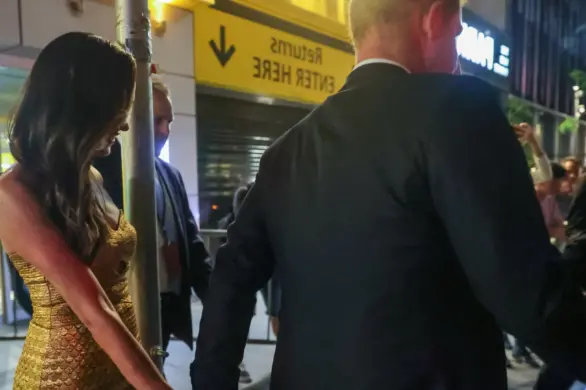 Pościg paparazzi za Meghan i Harrym mógł skończyć się tragicznie. Pałac Buckingham nie komentuje