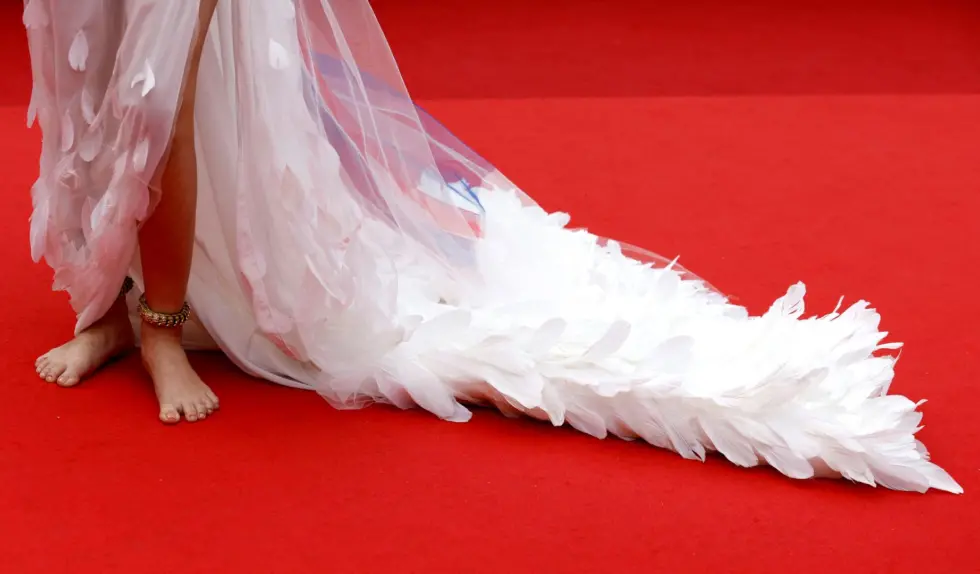 Stylizacje z Festiwalu Filmowego w Cannes: dużo kwiatów, piór i… nagości Stylizacje z Festiwalu Filmowego w Cannes: dużo kwiatów, piór i… nagości