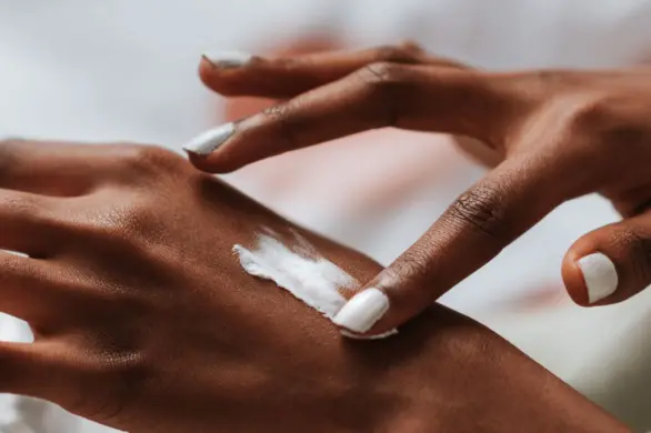 Czym jest technika 13 kropek w pielęgnacji? Działa doskonale w przypadku kremów z SPF