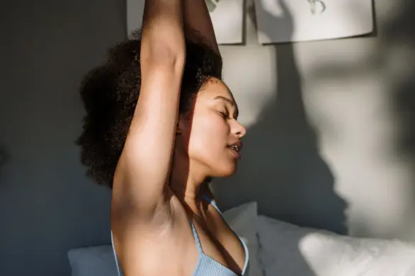 Poranne nawyki, które stosują szczęśliwi ludzie. Pomogą żyć w spokoju i harmonii