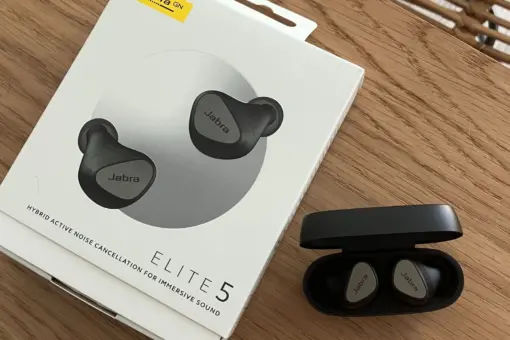Ten styl i wygoda. Recenzja słuchawek Jabra Elite 5