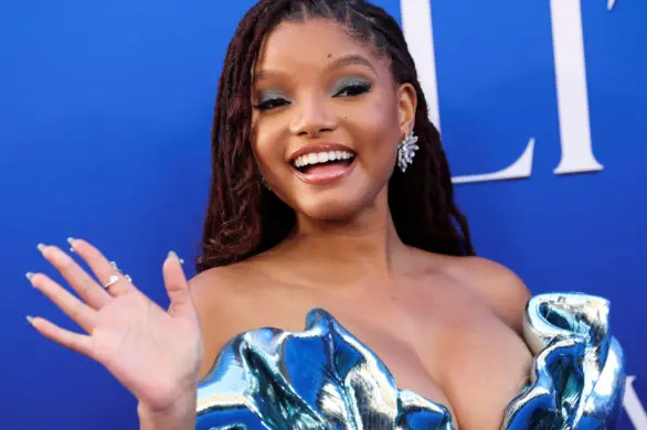 Kremowo-czekoladowe paznokcie Halle Bailey. Wyglądają fantastycznie i są łatwe do odtworzenia