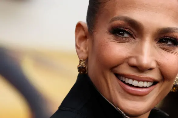 Jennifer Lopez zaskakuje kolejnym modowym posunięciem – postawiła na grzywkę!
