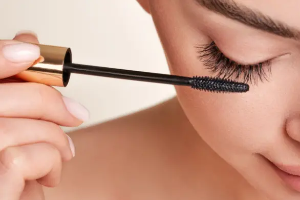 Piękne rzęsy: jak używać wazeliny na rzęsy na noc