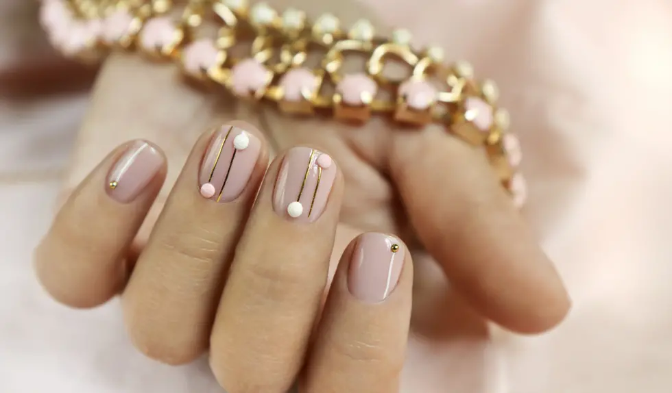 Stylizacja paznokci satin slip. Urzekła mnie od pierwszego wykonania