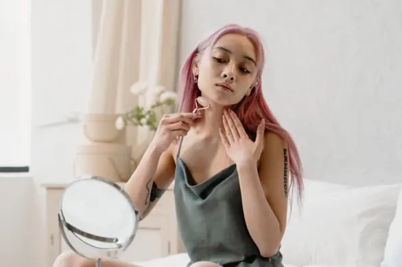 Ice roller do twarzy to HIT czy KIT? TikTok oszalał na jego punkcie