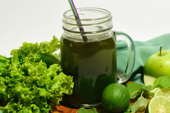 Ten zielony napój podbija TikToka: dba o zdrowie i jest idealny na lato