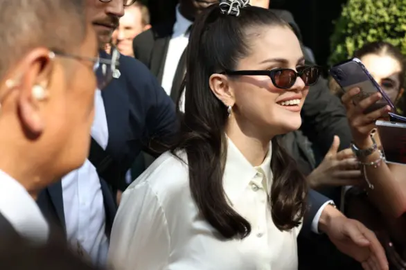 Selena Gomez pokazała nowy manicure w stylu mocha