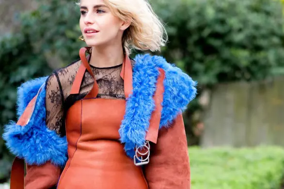 Caroline Daur i jej sztuczka sprawią, że letnie stylizacje będą lepsze