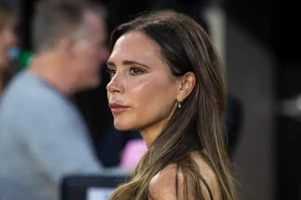 Victoria Beckham w najmodniejszym kolorze sezonu