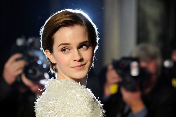Emma Watson postawiła na odświeżoną fryzurę prosto z lat 90.
