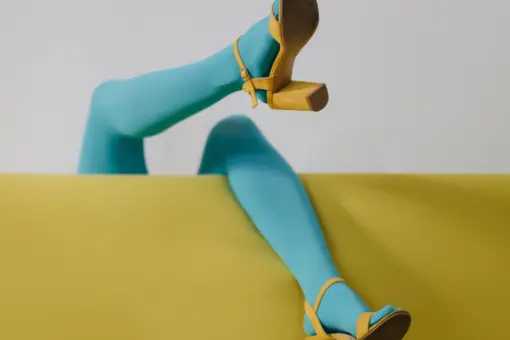 Kolorowe rajstopy: jesienny powrót do mody