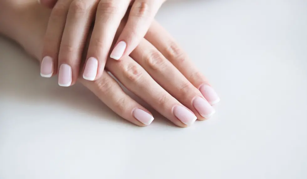 Zapomnij o zwykłym frenchu. Ten trik zmienia wszystko