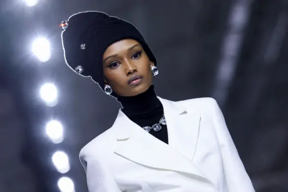 Euforia kreatywności i ekstrawagancji: Moschino na wiosnę i lato 2024