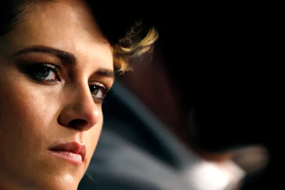 Kristen Stewart przeszła metamorfozę włosów! Wybrała naprawdę jasny odcień