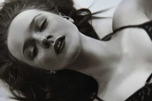 To się dzieje z twoją skórą, kiedy żyjesz w stresie