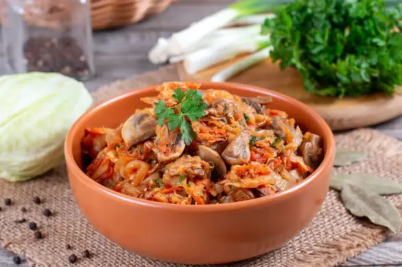 Jakie dodatki sprawią, że Twój bigos będzie wyjątkowy? Pomysły na urozmaicenie smaku!