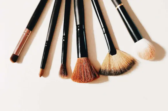 Wszystko, co warto wiedzieć o pędzlach do makijażu