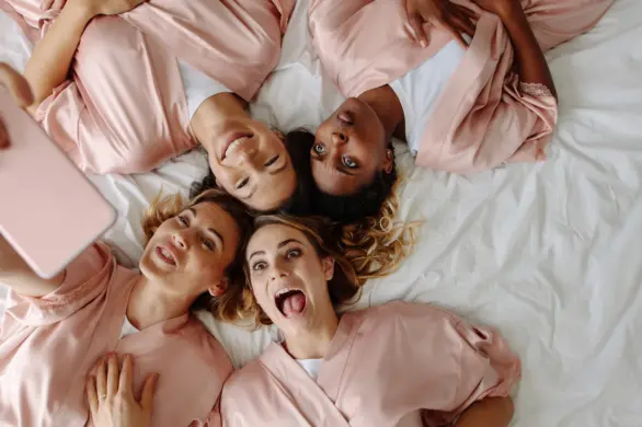 Krótkie sukienki – najmodniejszy trend weselny tego roku