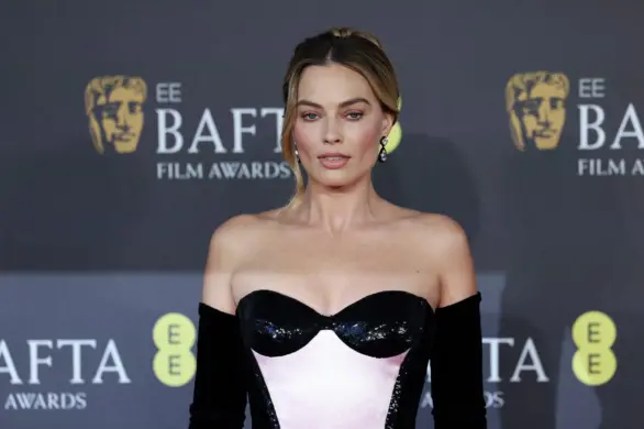 Margot Robbie oczarowuje na BAFTA 2024 w stroju Barbie z gotyckim akcentem