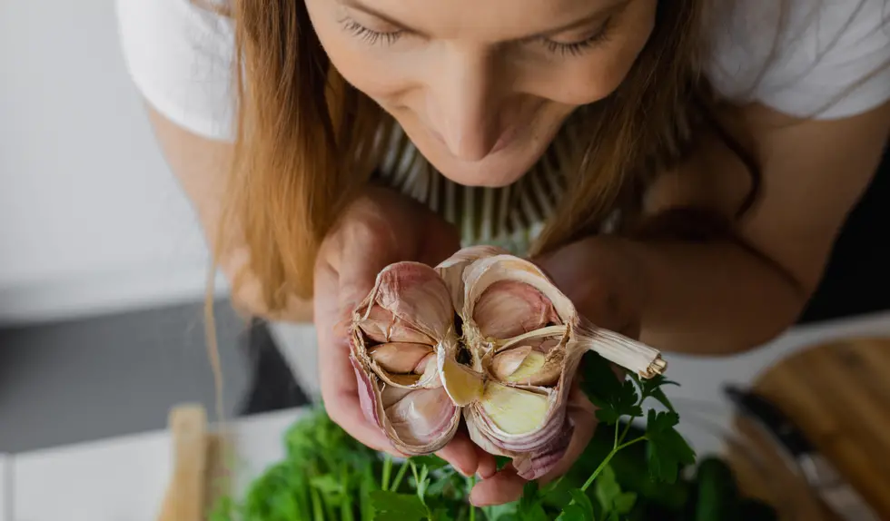 Czosnek: nieoczekiwany sojusznik w naturalnej pielęgnacji