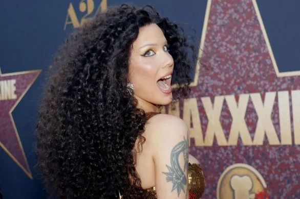 Halsey zmieniła kolor włosów: postawiła na róż!