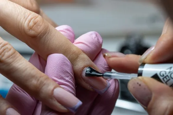 Szukasz inspiracji na letni manicure? Właśnie znalazłaś. Te zdobienia są piękne