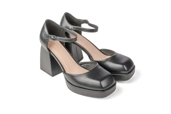 Buty, które uwodzą w 2024 roku. Nie można przejść obok nich obojętnie