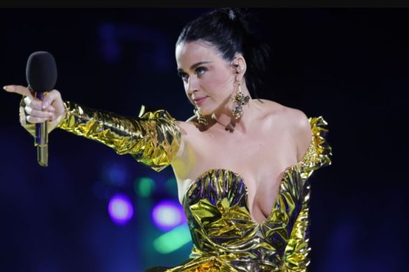 Katy Perry w najmodniejszej spódnicy tego sezonu