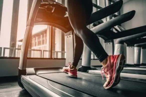 Efektywny trening w domu: bieżnia do chodzenia na każdy dzień