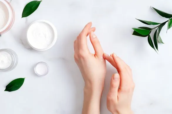 Wypisujesz się z klubu, jak wiele tiktokerek? Zobacz, jak zadbać o paznokcie po latach robienia hybryd