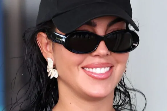 Georgina Rodriguez w majtkach i kabaretkach na lotnisku w Wenecji