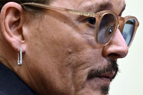 Johnny Depp ma nowy uśmiech. Jego poprzednie, ,,gnijące” zęby stały się viralem