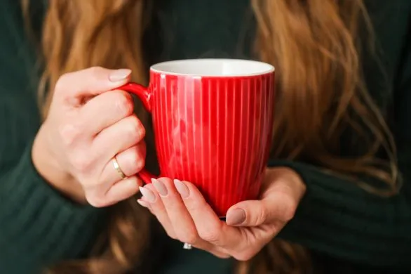 Czy wstydziłaś się kiedykolwiek swoich paznokci? (sonda)