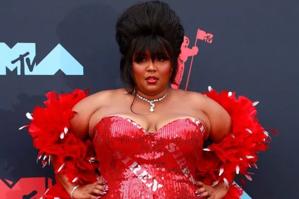 Coraz chudsza Lizzo wyznaje, co odpowiada za jej drastyczną metamorfozę