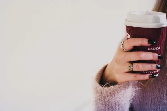 Apple Cider Nails. Idealny manicure w odcieniu jesiennego jabłka